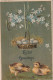 XXX - " EASTER GREETINGS " -  CARTE FANTAISIE GAUFREE - PANIERE D' OEUFS ET COUPLE DE POUSSINS - 2 SCANS - Ostern