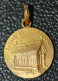 Pendentif Médaille Religieuse Début XXe "Sainte Geneviève Veillant Sur Paris" D'après Puvis De Chavannes - Religion & Esotérisme
