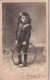 XXX Nw- PHOTOGRAPHIE ENFANT AVEC CERCEAU  - PHOTOGRAPHE ACHILLE BOUIS , MONTAUBAN (82) - Anonyme Personen