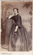 Photo CDV D'une Femme élégante Posant Dans Un Studio Photo A Nancy  Avant 1900 - Oud (voor 1900)