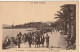 ZY 18-(06) CANNES - PROMENADE DE LA CROISETTE ET LE MONT CHEVALIER - ANIMATION - EDIT. MUNIER , NICE - 2 SCANS - Cannes