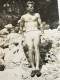 Réal Photo Pin-up Plage Jeune Homme Torse Nu Musclé - BOY ON THE BEACH - Pin-up