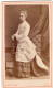 Photo CDV D'une Jeune Femme élégante Posant Dans Un Studio Photo A Lille Avant 1900 - Anciennes (Av. 1900)