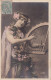 AA+ 132 - Melle PAULA - PORTRAIT ARTISTE  - CARTE COLORISEE - PHOT. BOYER - OBLITERATION 1905 - Artisti