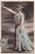 AA+ 132- WILFORD - ARTISTE FEMME - CARTE COLORISEE AVEC AJOUT BRILLANTS - PHOT. REUTLINGER , PARIS  - Artisti