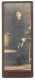 Fotografie Fr. Wäger, Hamburg-Altona, Holstenstrasse 117, Junges Mädel Posiert Am Stuhl Mit Einer Zeitung  - Anonyme Personen