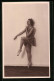 AK Ballett-Tänzerin Bei Einer Figur Im Ballettkleid  - Baile