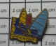 713G Pin's Pins / Beau Et Rare / BATEAUX / VOILE VOILIERS SAINT FERREOL - Barche