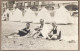 CARTE PHOTO 64 - SAINT JEAN DE LUZ - TB PLAN 3 Hommes Maillot De Bain Baigneurs Sur Plage + TB BATIMENT Derrière Tentes - Saint Jean De Luz