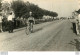 COURSE CYCLISTE 1967  LES ABRETS  ET ALENTOURS ISERE PHOTO ORIGINALE FAURE LES ABRETS  11 X 8 CM R24 - Ciclismo