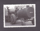 Photo Originale Vintage Snapshot Fête à Situer Char Tracteur Agricole Transformé En Locomotive Pacific 51 Postes - Automobile