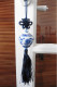 Attache Décoration Porcelaine Chinoise Bleu Et Blanc Noeud Et Pompon Gland Bleu - Arte Asiatica