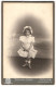 Fotografie Photogr. Atelier, Potsdam, Brandenburgerstr. 30, Portrait Niedliches Mädchen Im Weissen Kleid Mit Haube  - Anonymous Persons