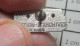 2319 Pin's Pins / Beau Et Rare : MARQUES / ECO ARC CUBES JAUNES GESTION D'ARCHIVES - Trademarks