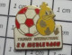 813c Pin's Pins / Beau Et Rare : SPORTS / TOURNOI FOOTBALL INTERNATIONAL POUSSIN S.O. MERLEBACH - Football