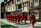 LONDRES. - Yomen Warders On Ceremonial Church Parade. .  -  Non Circulée - Tower Of London