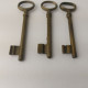 Delcampe - Vintage Lot Of 3 Different Brass Keys Skeleton Keys 10 Cm #5548 - Antiek Gereedschap