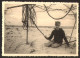 Abstract Pretty Girl Woman And Driftnet On Beach Old Photo 10x7 Cm #37079 - Persone Anonimi