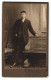 Fotografie Max Hopf, Elsterberg I. V., Portrait Charmanter Junger Mann Im Eleganten Anzug  - Anonyme Personen
