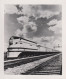 TRAIN  -  PHOTO HEDRICH-BLESSING  -  Dimension 25 X 20.5  -  HIAWATHA  -  THE MILWAUKEE ROAD  - - Trenes