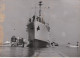 PHOTO PRESSE LANCEMENT DE L'ESCORTEUR HARDI A CHERBOURG SEPTEMBRE 1958 FORMAT 18 X 13 CMS - Barcos