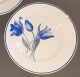 3 Assiettes Plates St AMAND ORCHIES, Modèle SIMONE Tulipes Bleues. Très Bon état. Diamètre 23cm - Borden
