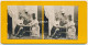 Photo Stéréoscopique (1) 7,1 X 6,8 Cm Collée Sur Carton Fort 17,6 X 8,7 Cm  LES CARTES  Diseuse De Bonne Aventure - Stereoscopic