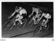 PHOTO ORIGINALE   EQUIPE CYCLISME LES AIGLONS GRAMMONT PARIS 1960 PRESIDENT ANDRE BARBAL C8 - Cycling
