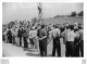 COURSE CYCLISTE 1967  LES ABRETS  ET ALENTOURS ISERE PHOTO ORIGINALE FAURE LES ABRETS  11 X 8 CM R15 - Wielrennen