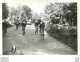 COURSE CYCLISTE 1967  LES ABRETS  ET ALENTOURS ISERE PHOTO ORIGINALE FAURE LES ABRETS  11 X 8 CM R13 - Cycling