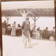 PHOTO ANCIENNE SNAPSHOT 76 SEINE MARITIME VEULES LES ROSES FRANCOIS COPPEE BARONNE DE BAYE DREYFUS 1906 9.5 X 9.5 CM - Personas Identificadas