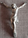 Delcampe - Superbe Crucifix à Accrocher, Christ , Plaque INRI Et écoinçons En Argent , Croix En Onyx Avec Belle Veine Rouge - Religion &  Esoterik