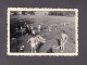 Photo Originale Vintage Snapshot Scoutisme Grand Lavage Du Samedi Au Ruisseau Scout Louveteaux  (52974) - Autres & Non Classés
