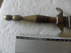 Delcampe - Antique Poignard Couteau Arabe Laiton Bois Et Acier Damas Lame 19.5 Cm - Decorative Weapons