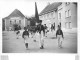 LES ABRETS ISERE LA FANFARE FETE COMMUNALE 1967  PHOTO ORIGINALE FAURE 12 X 8 CM B3 - Places