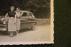 Photo Originale Format  8,5 X 6 Cm Voiture Et Jeunes Femmes 1952 - Old Car Oude Auto - Automobili