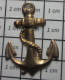 1818A Pin's Pins / Beau Et Rare /  BATEAUX / METAL JAUNE ANCRE DE MARINE ET CORDAGE - Boats
