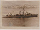 PHOTO PRESSE L'ESCORTEUR LA BOURDONNAIS QUITTE LA RADE DE TOULON AVRIL 1961 FORMAT 13 X 18 CMS - Bateaux