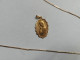 Magnifique Médaille Religieuse OR 750 - Années 70 "Sainte Marie" 6,1 Grammes D'or Avec La Chaîne Bijou - Halsketten