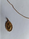 Delcampe - Magnifique Médaille Religieuse OR 750 - Années 70 "Sainte Marie" 6,1 Grammes D'or Avec La Chaîne Bijou - Collares/Cadenas