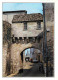 17 - Jonzac - La Porte Des Anciennes Fortifications - Au Fond Le Château - CPM - Carte Neuve - Voir Scans Recto-Verso - Jonzac