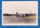 Photo Ancienne Snapshot - INDOCHINE - Avion à Identifier STINSON ? Militaire ? Civil ? Vers 1948 - Aviation Homme Pilote - Aviazione