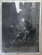 Portrait De 2 Garçons Jouants Avec Une Voiture à Pédales 2 Photos Vers 1900-1910 Sur Papier CP - Automobile