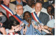 LIONEL JOSPIN  A Une Manifestation Des Sans Papiers  Avec MADJIGUENE CISSE Dans L'EGLISE SAINT BERNARD  1996 - Geïdentificeerde Personen