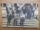 CPA PHOTO DEBUT DE CAVALCADE 1885 - Anonymous Persons