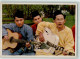39443807 - Kulturgruppe Die Jugend Der Welt Will Frieden Gitarren - Indonésie