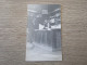 CPA PHOTO COMMERCE DRAPIER TISSUS HOMMES CIGARETTES - Geschäfte