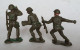 LOT 3 FIGURINES CRESCENT TOYS SOLDATS WWII ANGLAIS RADIO GRENADE TIREUR MITRAILLETTE FIGURINE SOLDAT - Leger