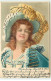 N°22853 - Paillettes - Jeune Femme Portant Un Grand Chapeau Avec Une Plume - Femmes