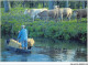 CAR-AAX-P12-79-0927 - LE MARAIS POITEVIN - Ravitallement Des Animaux En Barque - Other & Unclassified